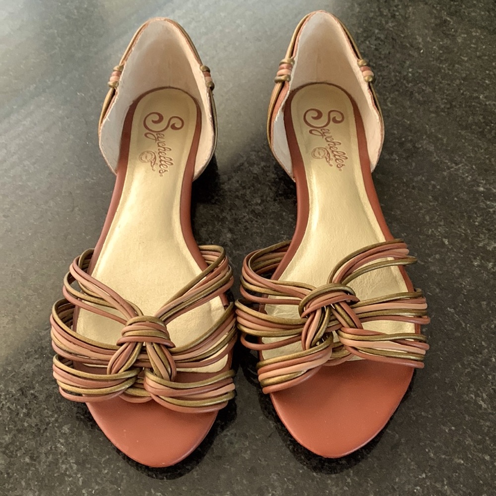 Tri-color Seychelles strappy, leather sandals. Excellent condition. Worn once. 8